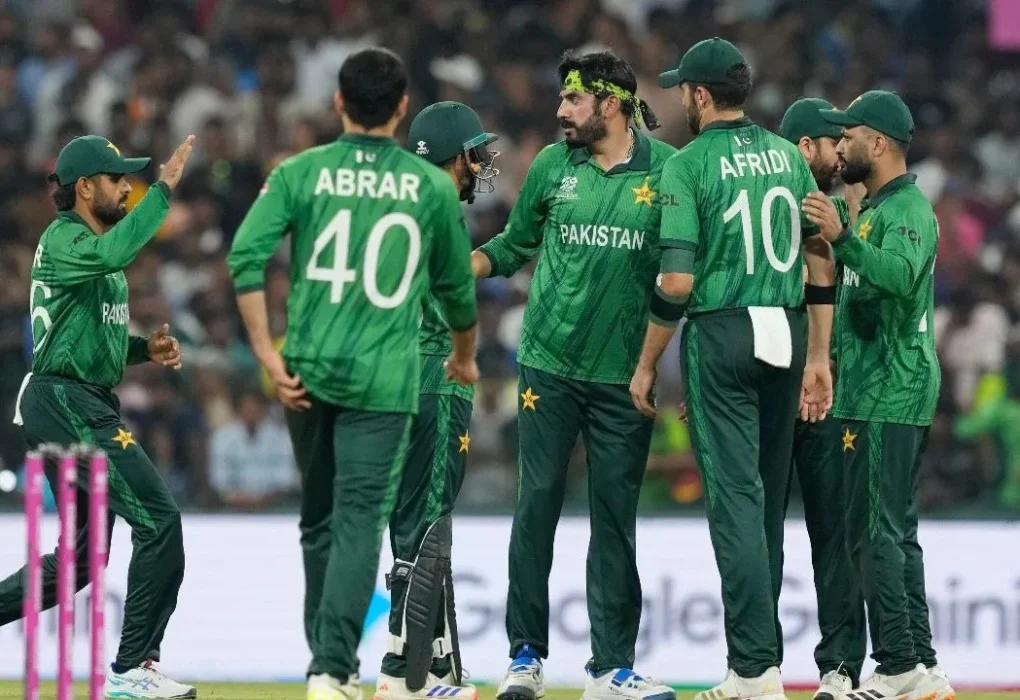 India on red alert! 3 Pakistan