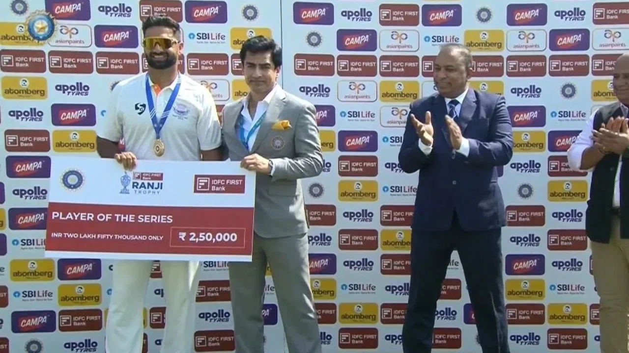 Auqib Nabi sent a blunt message