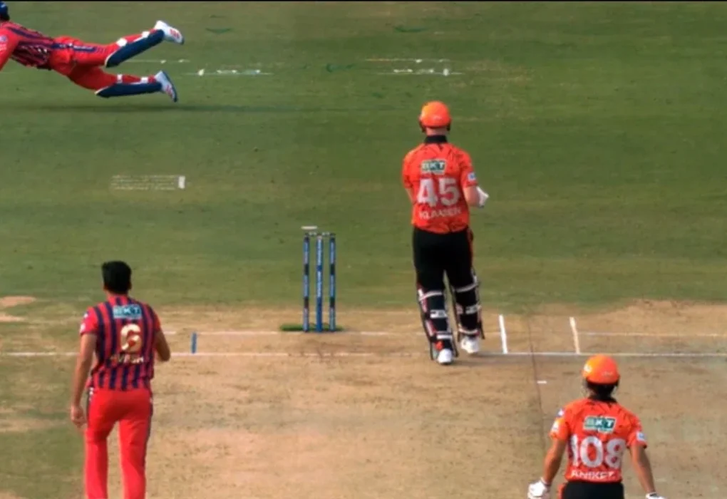 Avesh Khan bid farewell to H