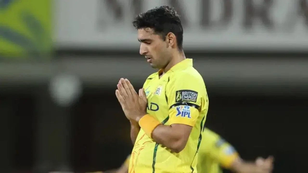 Anshul Kamboj became the worst bo
