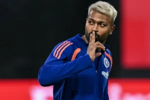 Hardik Pandya delays India's return