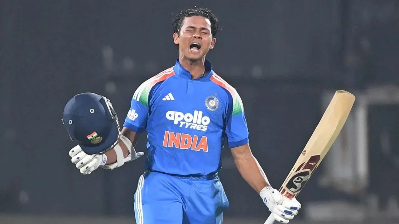 Yashasvi Jaiswal came out to bat